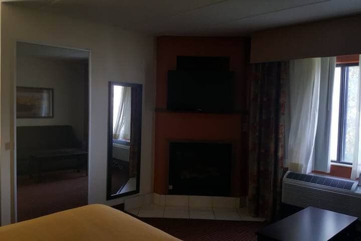 Room 19 of 46