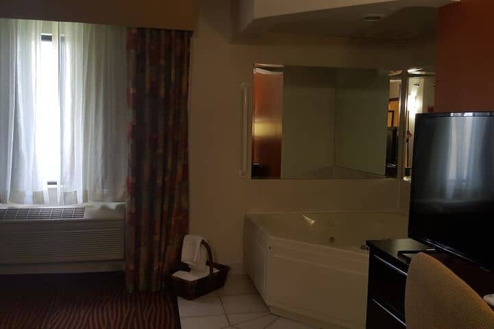 Room 4 of 46